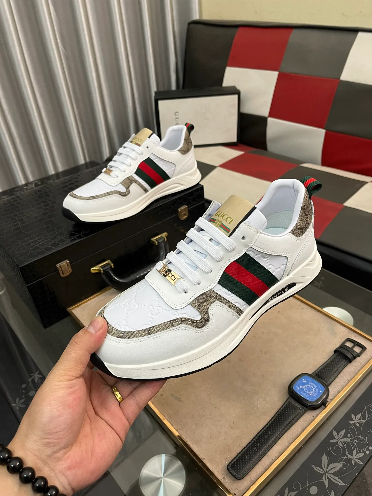 Men's shoes💰420⌚️⌚️[GUCCI] Gucci men's casual shoes are absolutely popular🔥The ultimate matching item for trendy men! The charm of super texture is irresistible, the main recommendation, the flower leather color is bright! The upper is made of high-quality cowhide with branded fabrics, pigskin lining for the feet, and wear-resistant rubber sole, which is noble and elegant! Extremely comfortable🎁🎁You can be as handsome as you want💪 38-442️⃣colors available